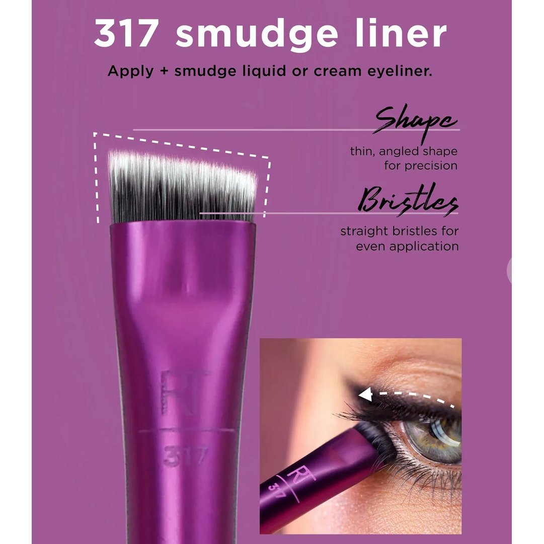 real-technique-brushes-default-title-real-techniques-artist-essentials-makeup-brush-set-39380372979951.jpg
